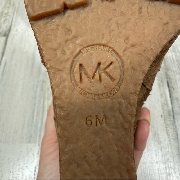 Michael Kors Rory Brown Lace Up Round Toe Suede Ankle Boots #198 - Picture 10 of 11